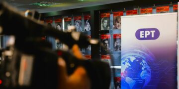 Η ΕΡΤ «σκοτώνει» για τρίτη φορά  τους 57 νεκρούς των Τεμπών