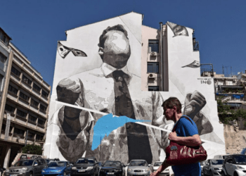 Έκρηξη φτώχειας, χρέους  και… κυβερνητικών μύθων