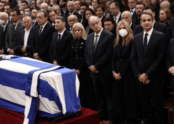 Ο Σημίτης πέθανε μαζί  με τη «χρυσή εποχή» του