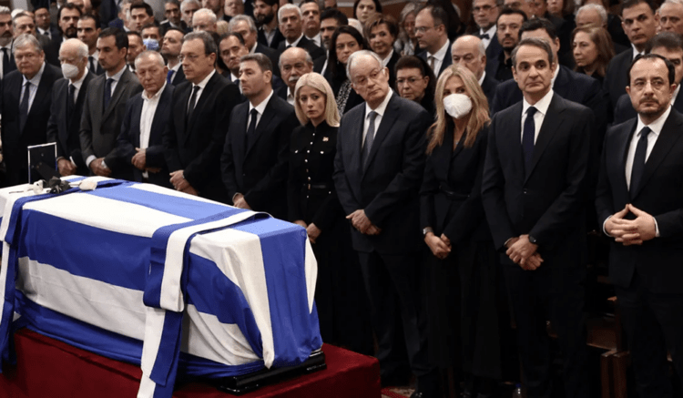 Ο Σημίτης πέθανε μαζί  με τη «χρυσή εποχή» του