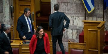 Η σταθερότητα που ξίνισε και οι άνεμοι της ανατροπής