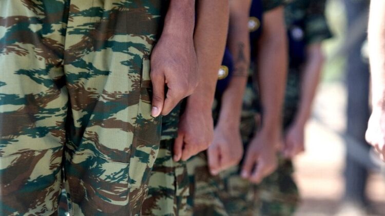 Summer campus: «Καριέρα» στον στρατό, υποταγή στο σύστημα