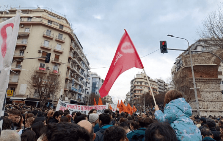 «Όχι στα κόμματα» μας λένε…
