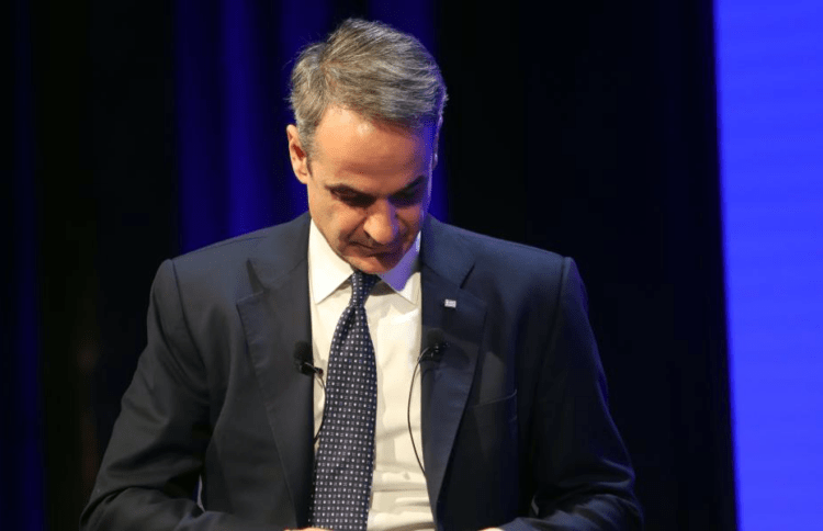 Ο επικοινωνιακός πανικός του Μαξίμου σε τρεις πράξεις