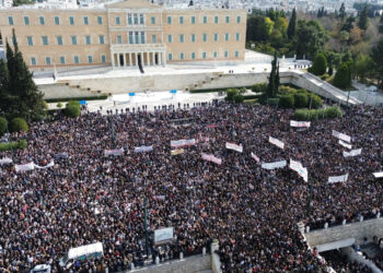 Κομμουνιστική Απελευθέρωση: Για να αναπνεύσουμε να τους ανατρέψουμε