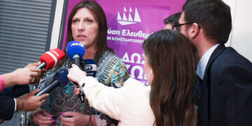 «Ούτε Δεξιά – Ούτε Αριστερά»: Επικοινωνιακά και… θεσμικά