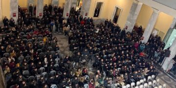 Εκατοντάδες στην εκδήλωση των Φ.Σ. για τα Τέμπη! (φωτο+βίντεο)