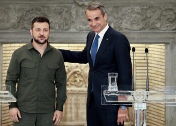 Ελληνικά κόμματα: Και με τον παγκόσμιο αστυφύλαξ και με τον Ευρωπαίο χωροφύλαξ!