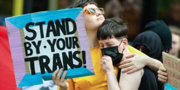 Γιατί να αποκλείει ο φεμινισμός;