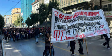 Ποτάμια νεολαίας κατέκλυσαν την Ελλάδα