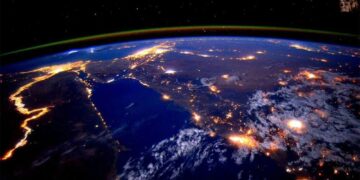 Βλέποντας τη Γη από μακριά