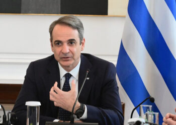 Πολύ λίγα – πολύ αργά, από τον… κατώτατο Μητσοτάκη