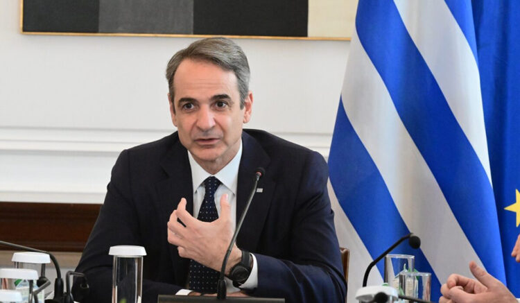 Πολύ λίγα – πολύ αργά, από τον… κατώτατο Μητσοτάκη