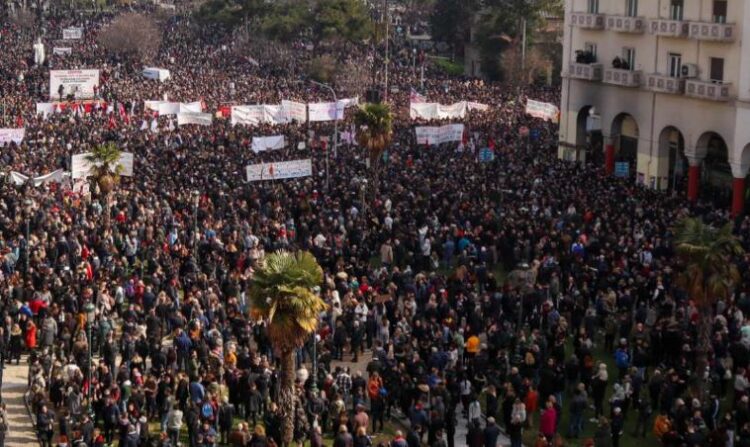 Παρεμβάσεις ΔΕ: Απεργιακό πρόγραμμα πάλης στις ΕΛΜΕ – Πολύμορφος αγώνας διαρκείας μέχρι τη νίκη