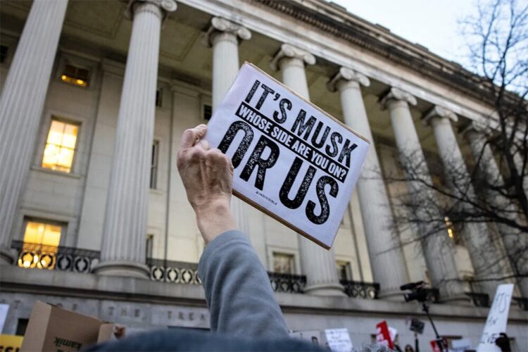 ΗΠΑ: Σε πλήρη  ανάπτυξη  το δεύτερο κύμα  του «ριγκανισμού»