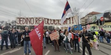 Η τεράστια διαδήλωση στο Βελιγράδι και η κρατική τρομοκρατία – Αποκαλυπτική ανακοίνωση της Κόκκινης Πρωτοβουλίας