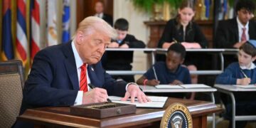 Ο Τραμπ θέλει να καταργήσει το υπουργείο Παιδείας! (Περισκόπιο 22/3/2025)