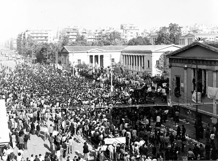 ΑΝΤΑΡΣΥΑ: Οι λαϊκοί αγώνες και το Πολυτεχνείο έριξαν τη Χούντα