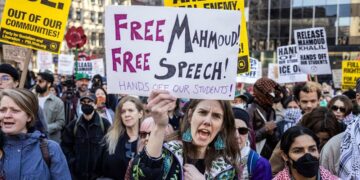 «Ποιος έχει δικαίωμα να έχει δικαιώματα;»