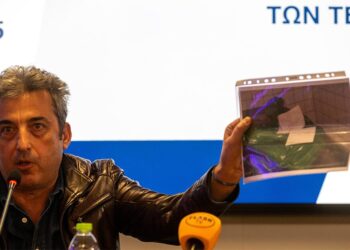 Tέμπη: Γιγαντιαία επικοινωνιακή αντεπίθεση της κυβέρνησης σε πήλινα πόδια