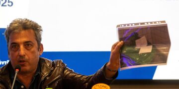 Tέμπη: Γιγαντιαία επικοινωνιακή αντεπίθεση της κυβέρνησης σε πήλινα πόδια