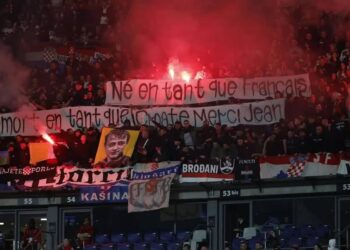 Η ακροδεξιά (ξανά) στα πέταλα των Εθνικών