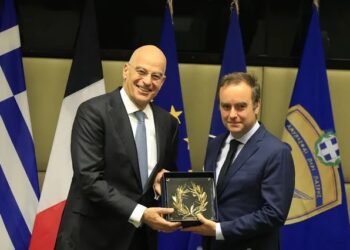 Εξοπλισμοί: Μιλάνε για ασφάλεια και άμυνα και ετοιμάζουν πολέμους