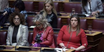 Με φουσκωμένα πανιά σε συστημικό λιμάνι