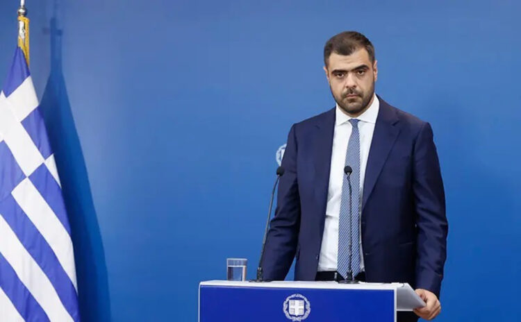 Το Μαξίμου θέλει μόνο να «λιβανίζουν» την κυβέρνηση