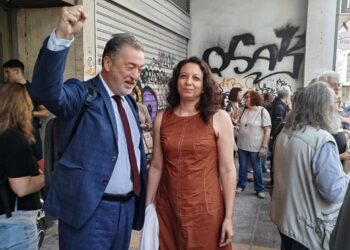 Γυρίζει στο σχολείο της η εκπαιδευτικός Χρύσα Χοτζόγλου-Δεκτή η αναστολή της δυνητικής αργίας