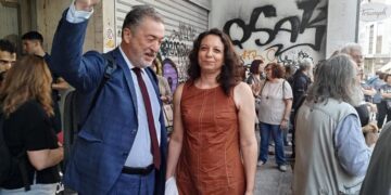 Γυρίζει στο σχολείο της η εκπαιδευτικός Χρύσα Χοτζόγλου-Δεκτή η αναστολή της δυνητικής αργίας