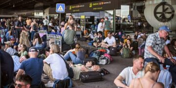 Η… υπερφόρτωση των δικτύων  με κέρδος οδηγεί στο «σκοτάδι»