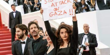 Φωνές που δεν βοούν στην έρημο