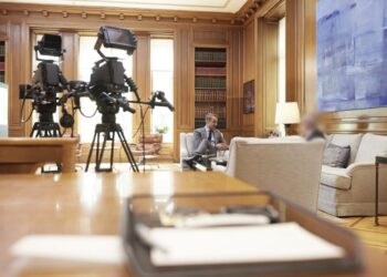 Ο Μητσοτάκης στο «μαγαζί» του: την ΕΡΤ της προπαγάνδας