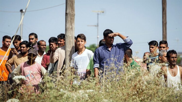 Μετανάστες εργάτες: Ο διπλός αποκλεισμός