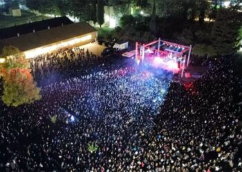 Μεγαλειώδης συναυλία αλληλεγγύης στον Nίκο Ρωμανό στο Πάρκο Γουδή (εικόνες)