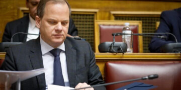 Προανακριτική: Ο νόμος «περί ευθύνης υπουργών» θα προστατεύσει τώρα Καραμανλή και Μητσοτάκη