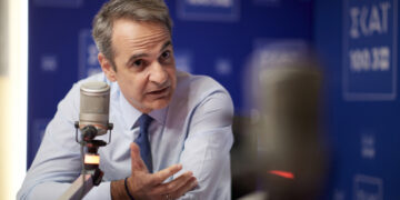 Φορτώνουν στους υπαλλήλους το χάλι που έφεραν οι ιδιωτικοποιήσεις και η λιτότητα