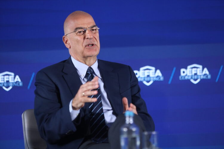 Κυβερνητικό αίτημα για παραπάνω όπλα, έκθεση μηχανών θανάτου στα Σπάτα