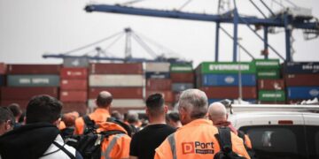 Εργαζόμενοι στην Cosco: Συνεχίζουν αγωνιστικά απαιτώντας νέα ΣΣΕ