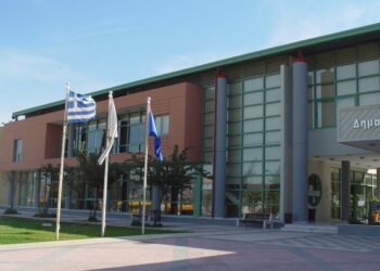 Αγωγή ενάντια σε εκδικητική απόλυση στον Δήμο Σαρωνικού