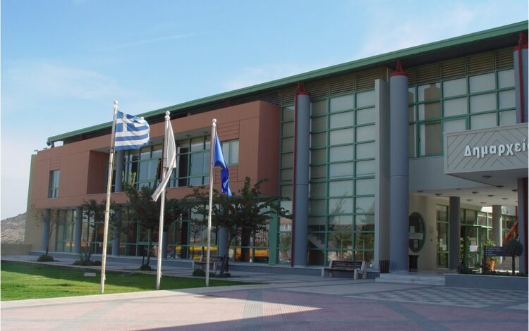 Αγωγή ενάντια σε εκδικητική απόλυση στον Δήμο Σαρωνικού