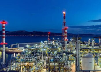 ΕΛΠΕ: «Shutdown» συντήρησης με 12ωρη εντατικοποίηση