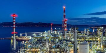 ΕΛΠΕ: «Shutdown» συντήρησης με 12ωρη εντατικοποίηση