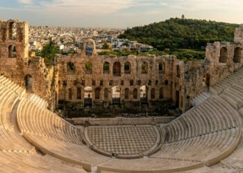 Φεστιβάλ Αθηνών: Σκηνικό εργατικού «ατυχήματος» στο Ηρώδειο