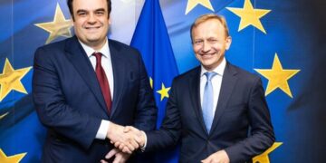 Οικονομία: Το… πλεόνασμα φοροληστείας στον λαό κάνει τη «διαφορά»