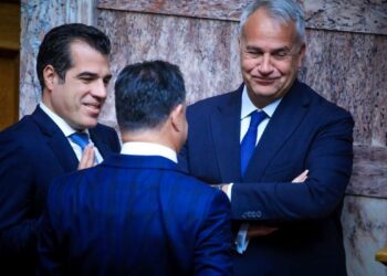 Υπουργείο Μετανάστευσης: Από τον Βορίδη στον Πλεύρη και από το τσεκούρι στις θαλάσσιες νάρκες