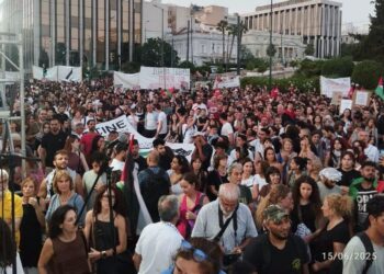 Πλημμύρισαν δρόμοι και πλατείες κόσμο και αλληλεγγύη για την Παλαιστίνη (φωτό και βίντεο)