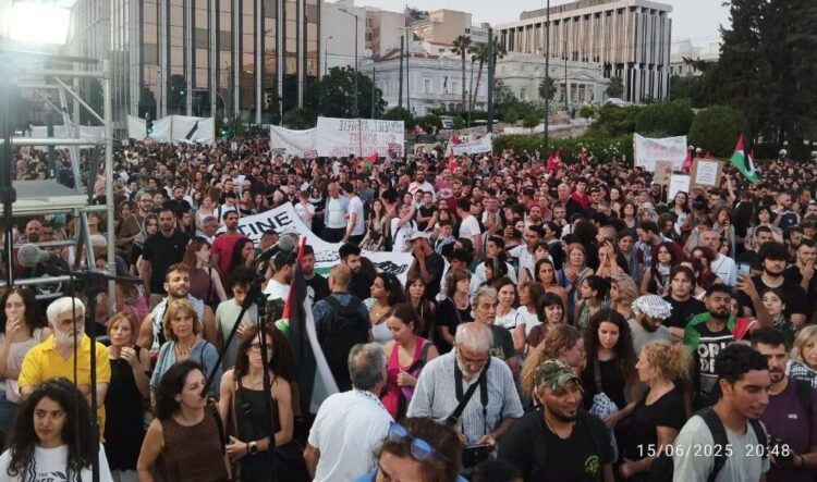 Πλημμύρισαν δρόμοι και πλατείες κόσμο και αλληλεγγύη για την Παλαιστίνη (φωτό και βίντεο)