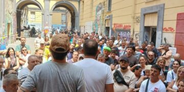 Παρέμβαση εκπροσώπων της Κομμουνιστικής Απελευθέρωσης σε συνέλευση ανέργων στη Νάπολη (βίντεο)